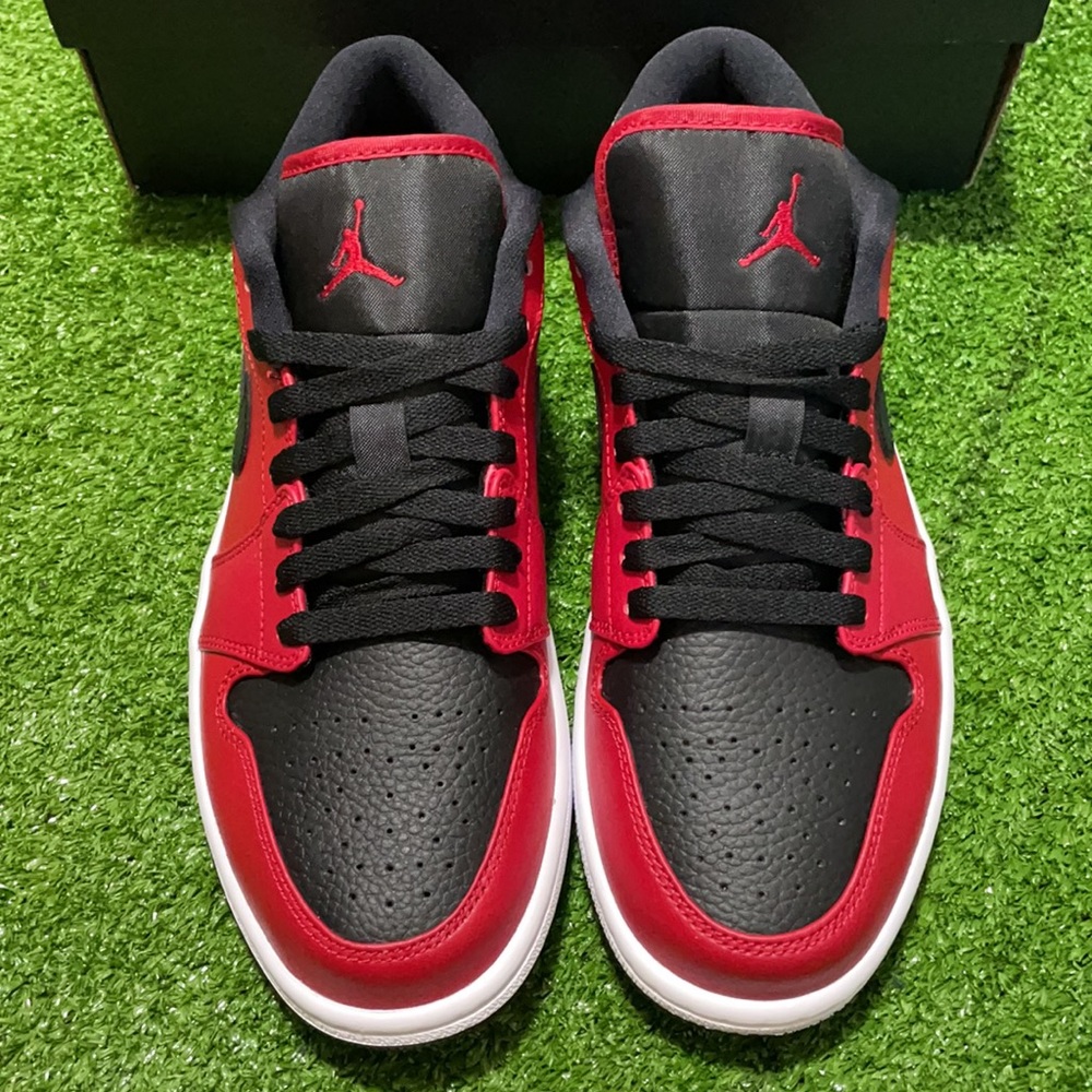 Air Jordan 1 Low Reverse Bred Pebbled Swoosh 🔥 - Picture 3 of 10